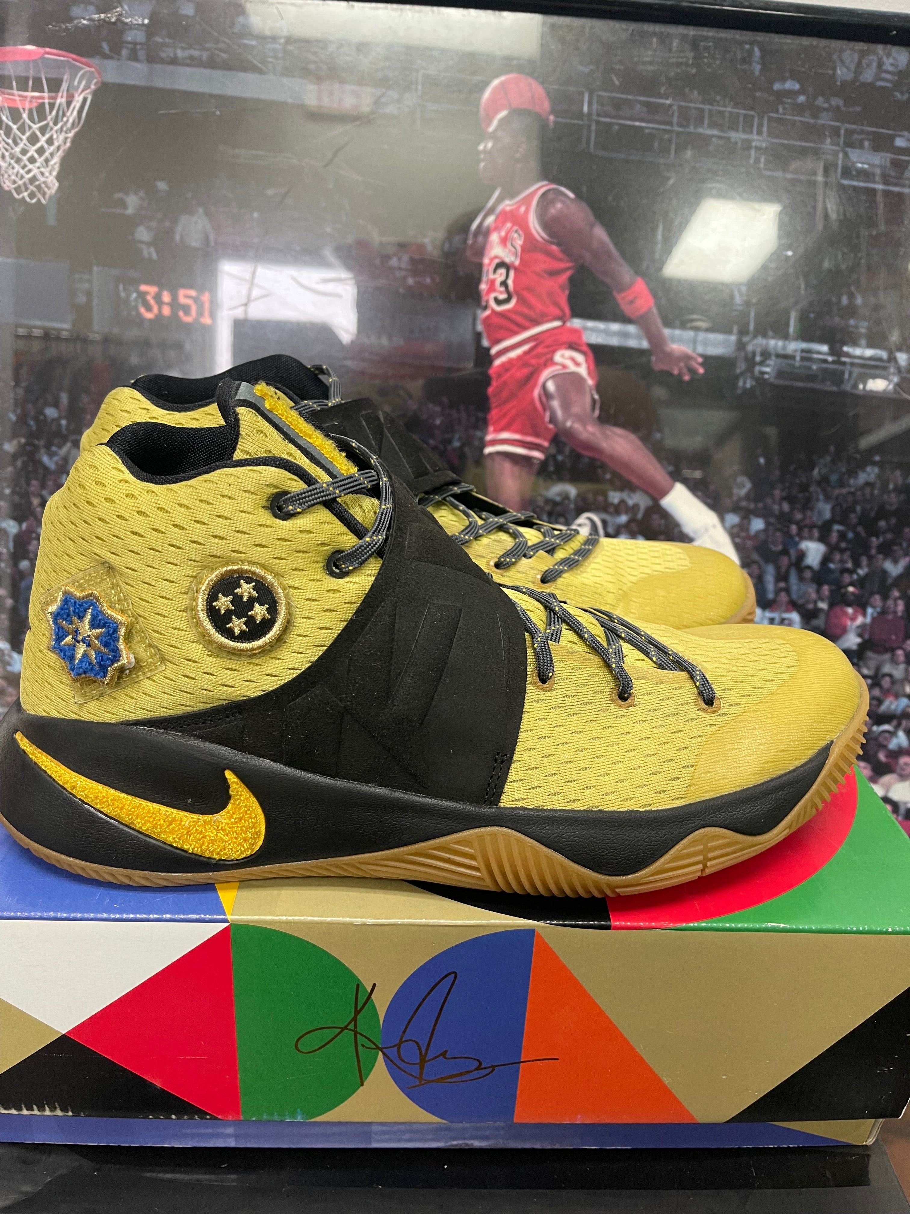 Kyrie 2 All Star Northern Lights size 10